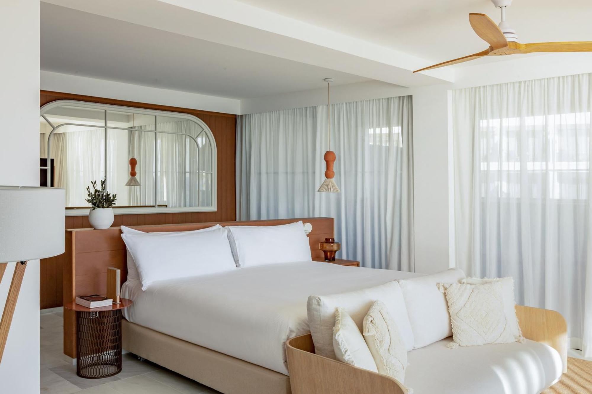 Le Blanc, A Gran Melia - The Leading Of The World (adults Only)